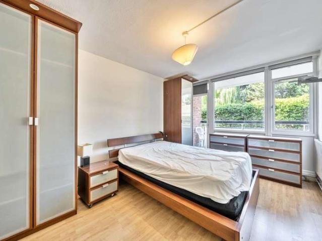 Flat for sale in London Borough of Barnet, Greater London