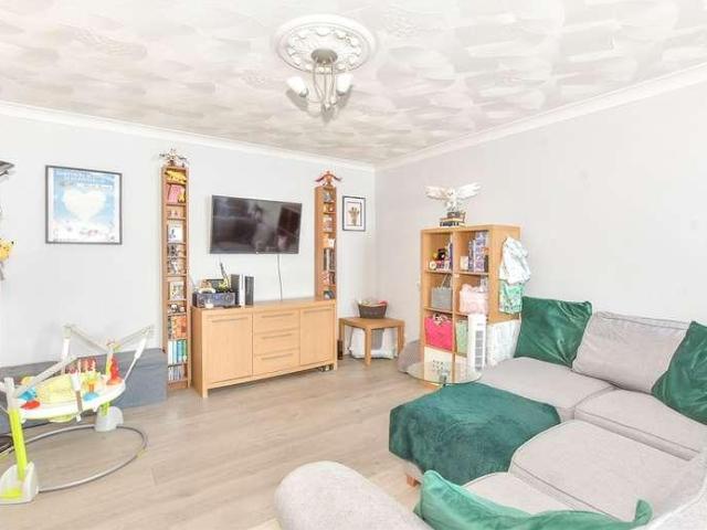 Flat for sale in Fratton, City Of Portsmouth