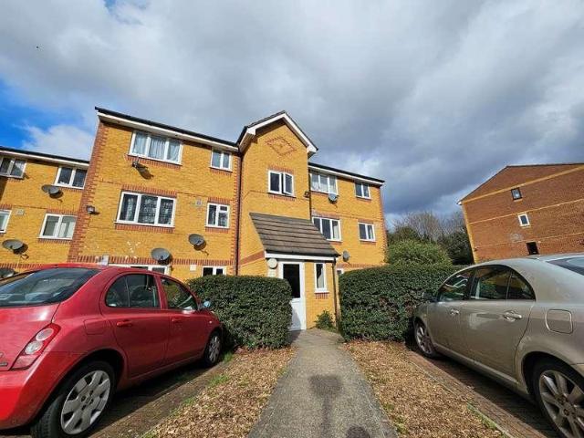 Flat for sale in West Ham, Greater London