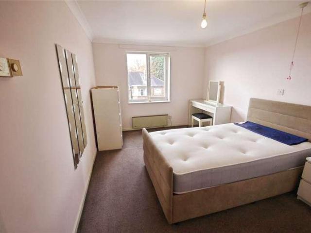 Flat for sale in Navestock Side, Essex