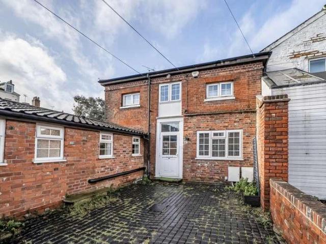 Flat for sale in Reading
