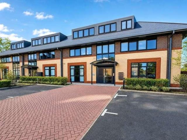 Flat for sale in Sheerwater, Woking