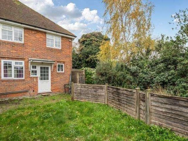 Flat for sale in Stone with Bishopstone and Hartwell, Stone