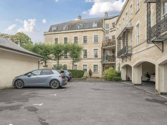 Flat for sale in Bathwick, Dulcote
