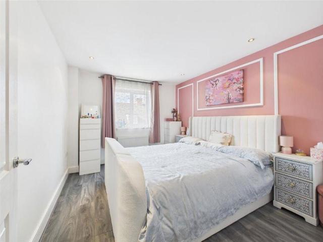 Flat for sale in Greater London