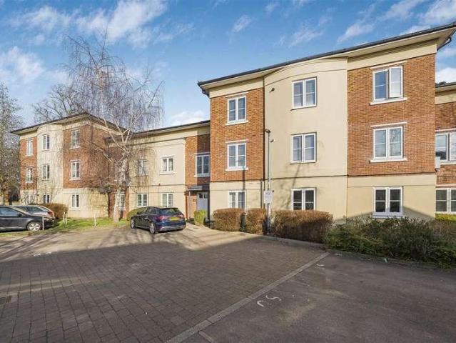 Flat for sale in Windsor, Clewer New Town