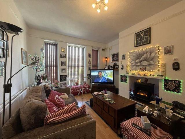 Flat for sale in Southport, Sefton