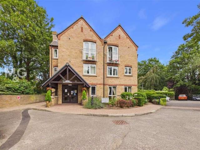 Flat for sale in Chedburgh, Suffolk