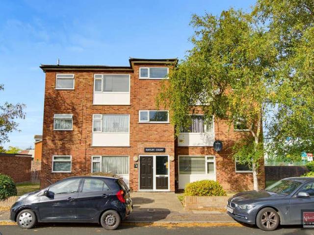 Flat for sale in Lower Halliford, Surrey
