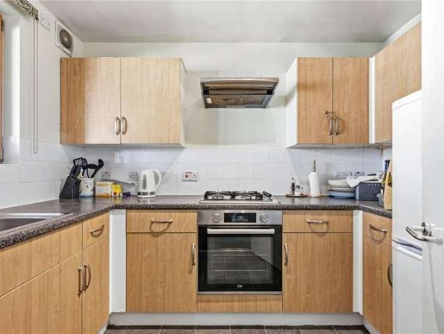 Flat for sale in St. George in the East, Shadwell
