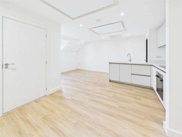 Flat for sale in Stanford On Avon, Leicestershire