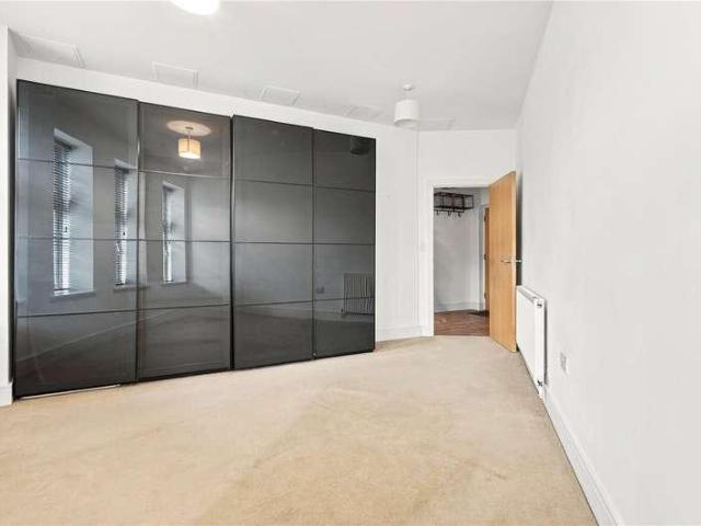 Flat for sale in Noel Park, Greater London