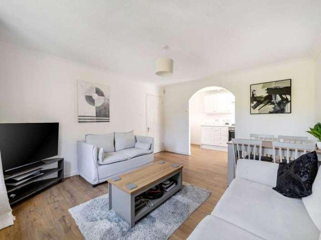 Flat for sale in Charlotteville, Westborough