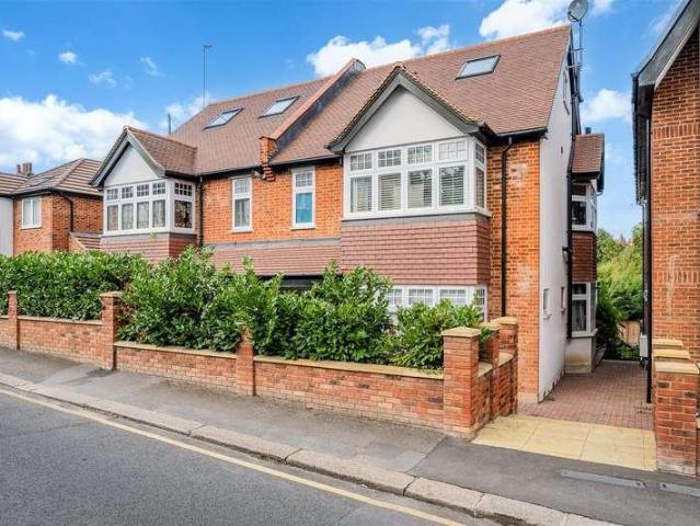 Flat for sale in London Borough of Croydon, Greater London