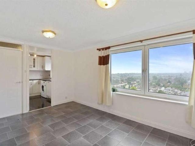 Flat for sale in Penge, Greater London