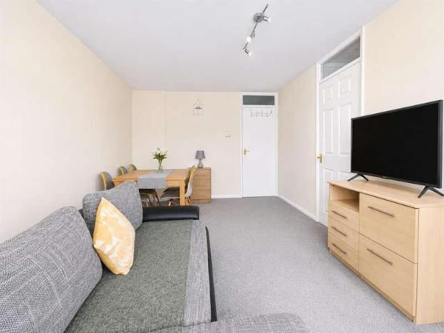 Flat for sale in Woodhall Farm, Pouchen End