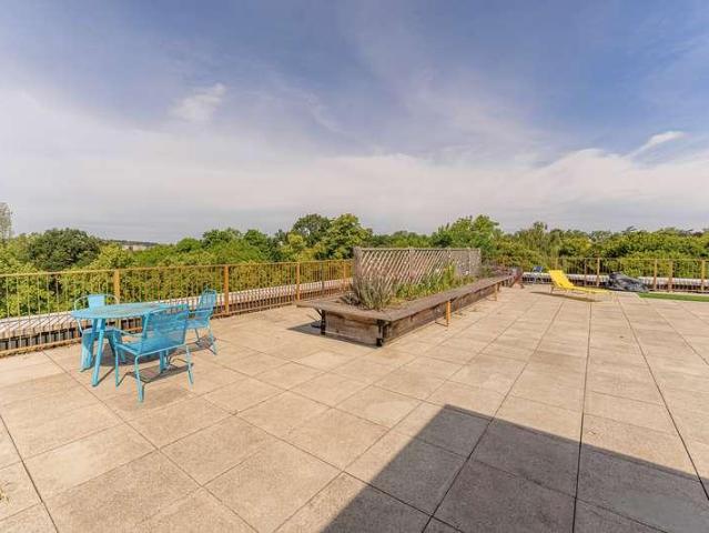 Flat for sale in London Borough of Haringey, Greater London