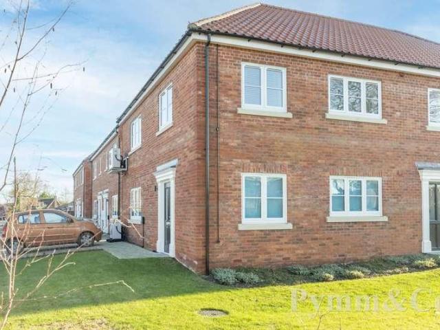 Flat for sale in Crostwick, Norfolk