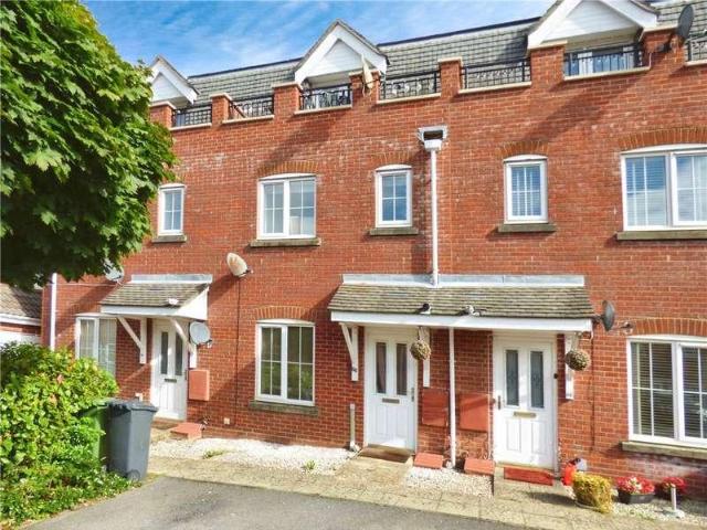 Flat for sale in Helford, Hampshire