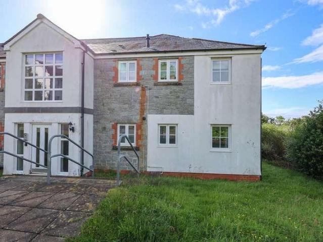 Flat for sale in St Stephen, Cornwall