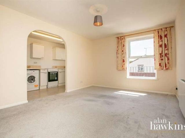 Flat for sale in Wiltshire