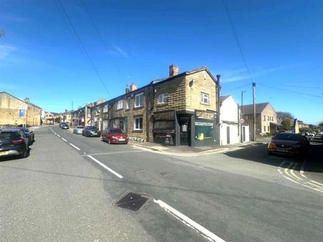 Flat for sale in Fulneck, West Yorkshire