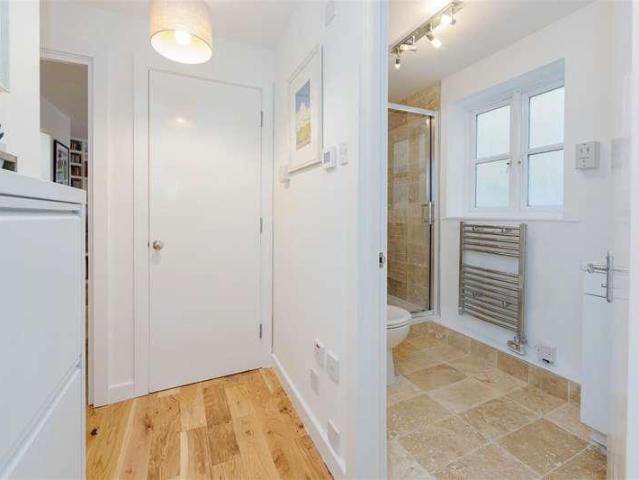 Flat for sale in Belsize Park, Greater London
