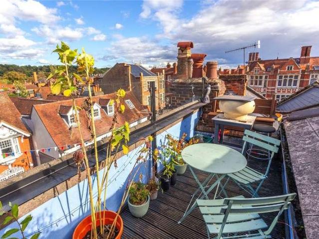 Flat for sale in Henley-on-Thames, Berrick Salome