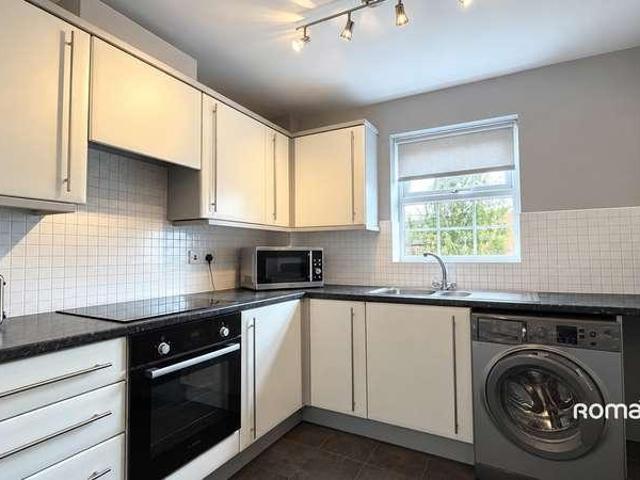 Flat for sale in Bramley Green, Basingstoke and Deane