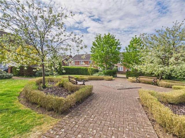 Flat for sale in Charlotteville, Westborough