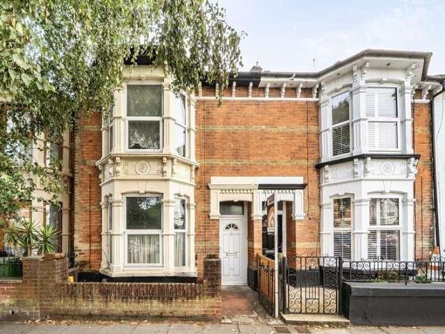 Flat for sale in Fratton, City Of Portsmouth