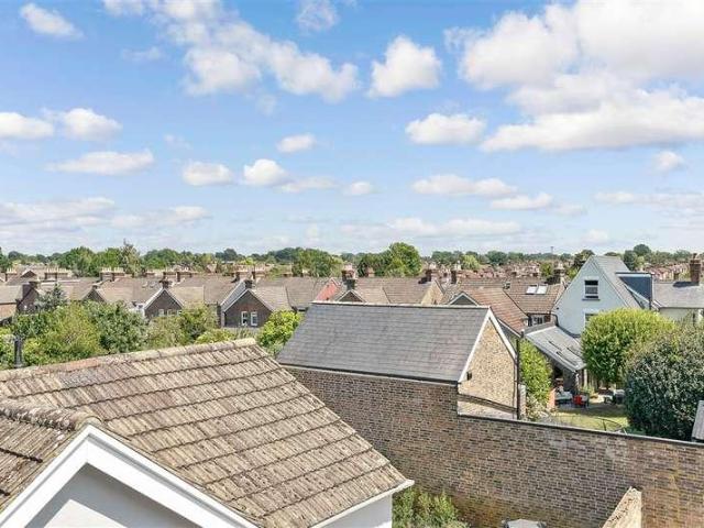Flat for sale in New Town, Horsham