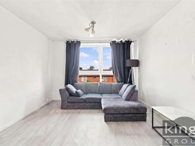 Flat for sale in Netteswell, Harlow