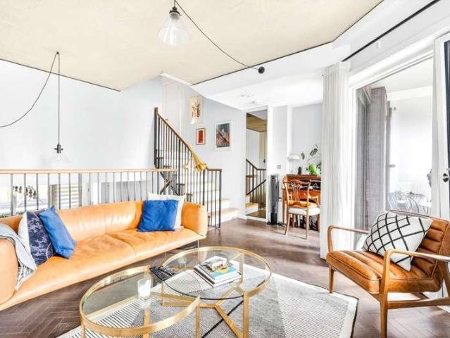 Flat for sale in Kentish Town, Greater London