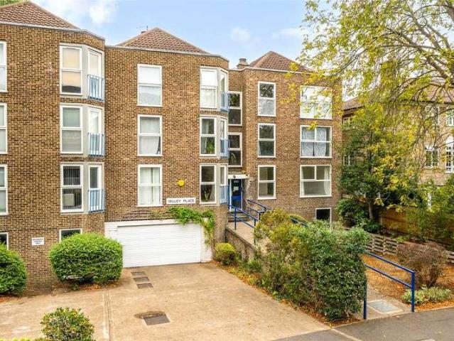 Flat for sale in Surbiton, Greater London