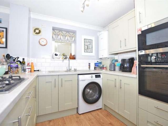 Flat for sale in Rainham, Gillingham