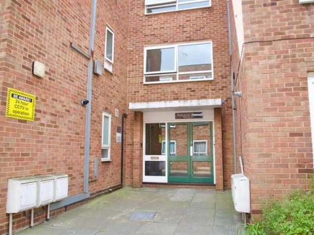 Flat for sale in Lessness Heath, Greater London