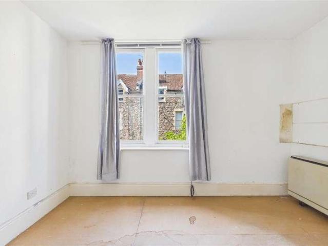 Flat for sale in Clifton Village, Feckenham