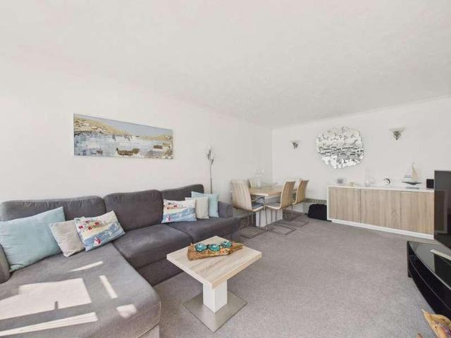 Flat for sale in West Worthing, Worthing