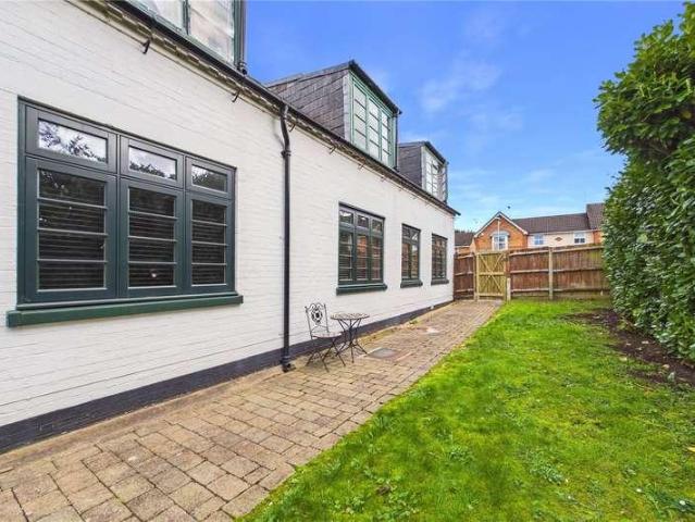 Flat for sale in Sulham, West Berkshire