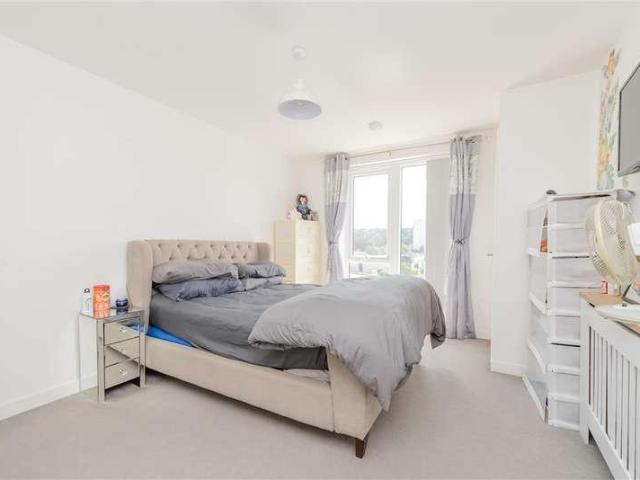 Flat for sale in Luton, Chatham