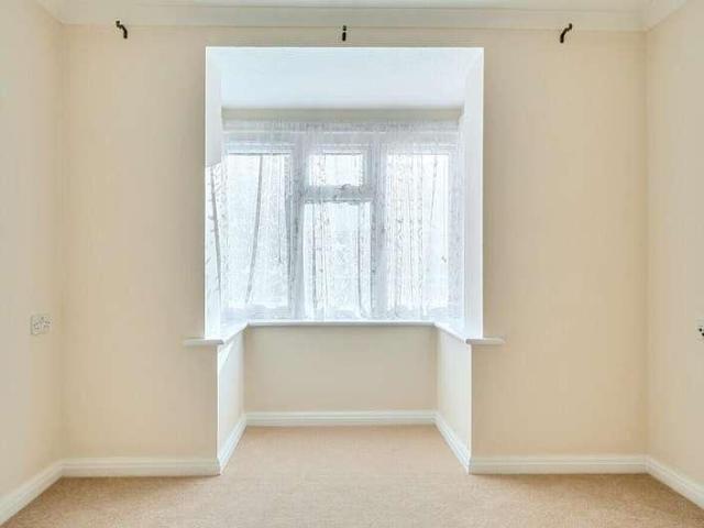 Flat for sale in London Borough of Bromley, Greater London