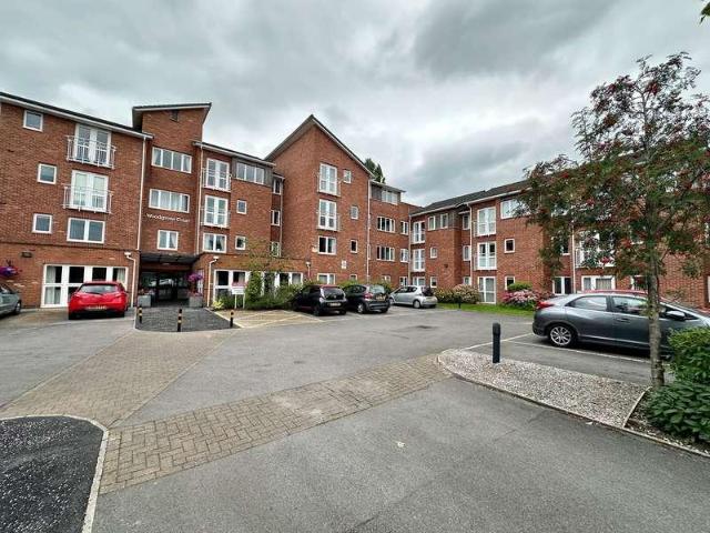 Flat for sale in Hazel Grove, Greater Manchester