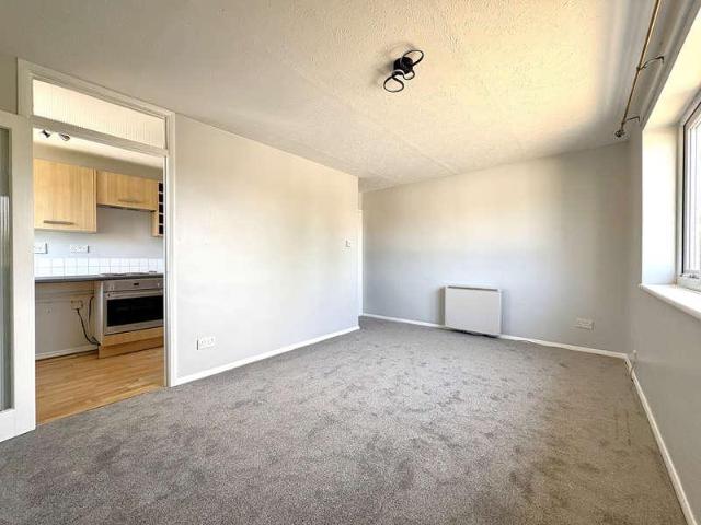Flat for sale in Bobblestock, Lower Bullingham