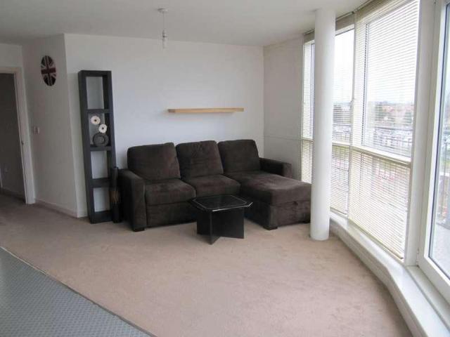 Flat for sale in Newbury Park, Greater London