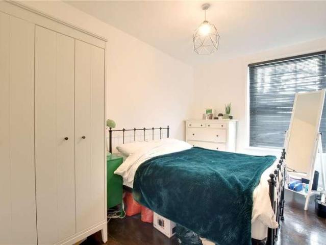 Flat for sale in Blackheath Royal Standard, Greater London