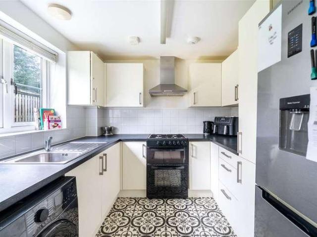 Flat for sale in Ashington, Horsham