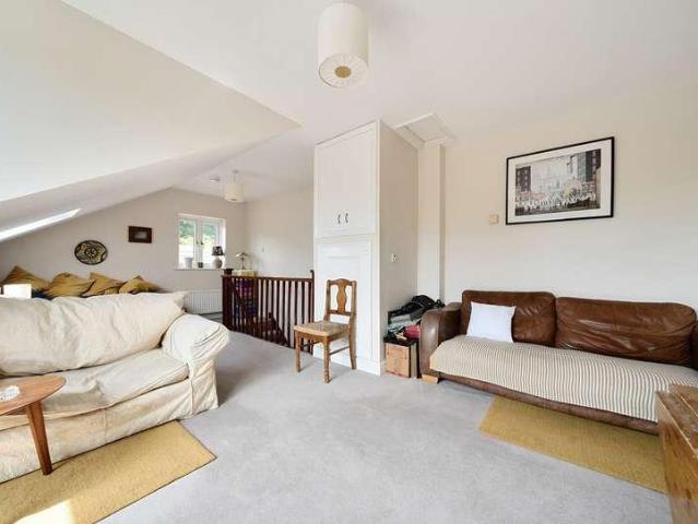 Flat for sale in Red Hill, Surrey