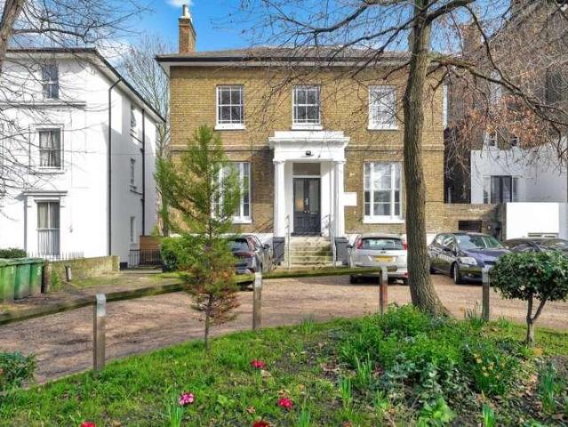 Flat for sale in Camberwell, Greater London