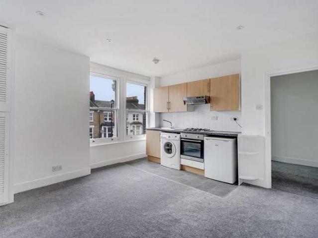 Flat for sale in London Borough of Lewisham, Brockley